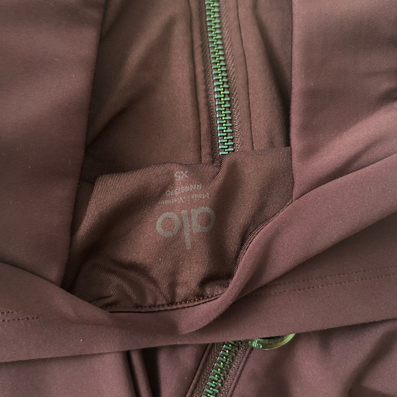 ALO Yoga Set Fast Bra And Leggings - Picture 5 of 5